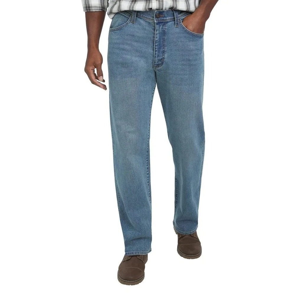 NEW Wrangler Men's 32x30 Relaxed Fit Straight Leg Jeans Blue Stretch Denim